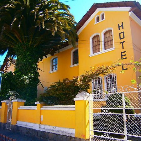 Готель The Yellow House Кіто Екстер'єр фото